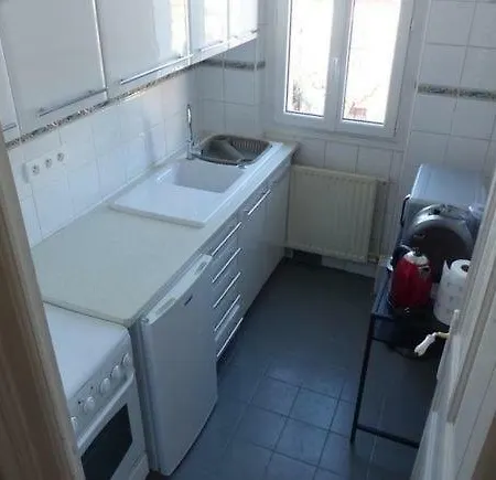 Studio Cosy, Avec Parking Et Proche Du Centre Appartement *